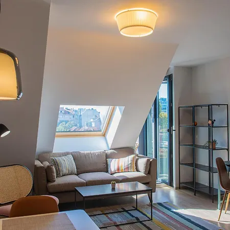 Apartament Paris A Sunny 2- Bedroom With Parking