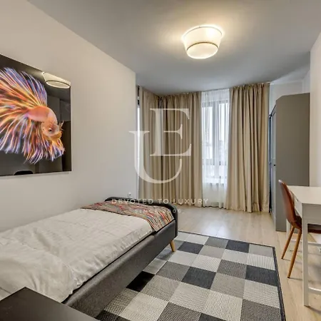 Paris A Sunny 2- Bedroom With Parking